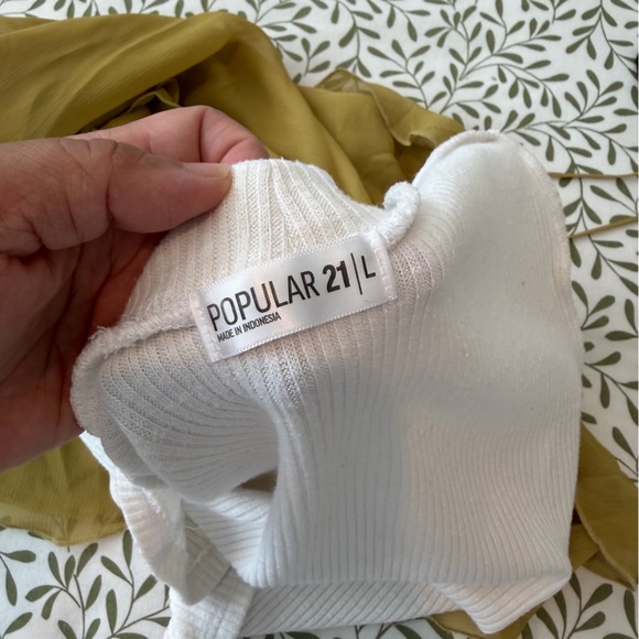 White Ribbed Crop Top - Picture 6 of 6